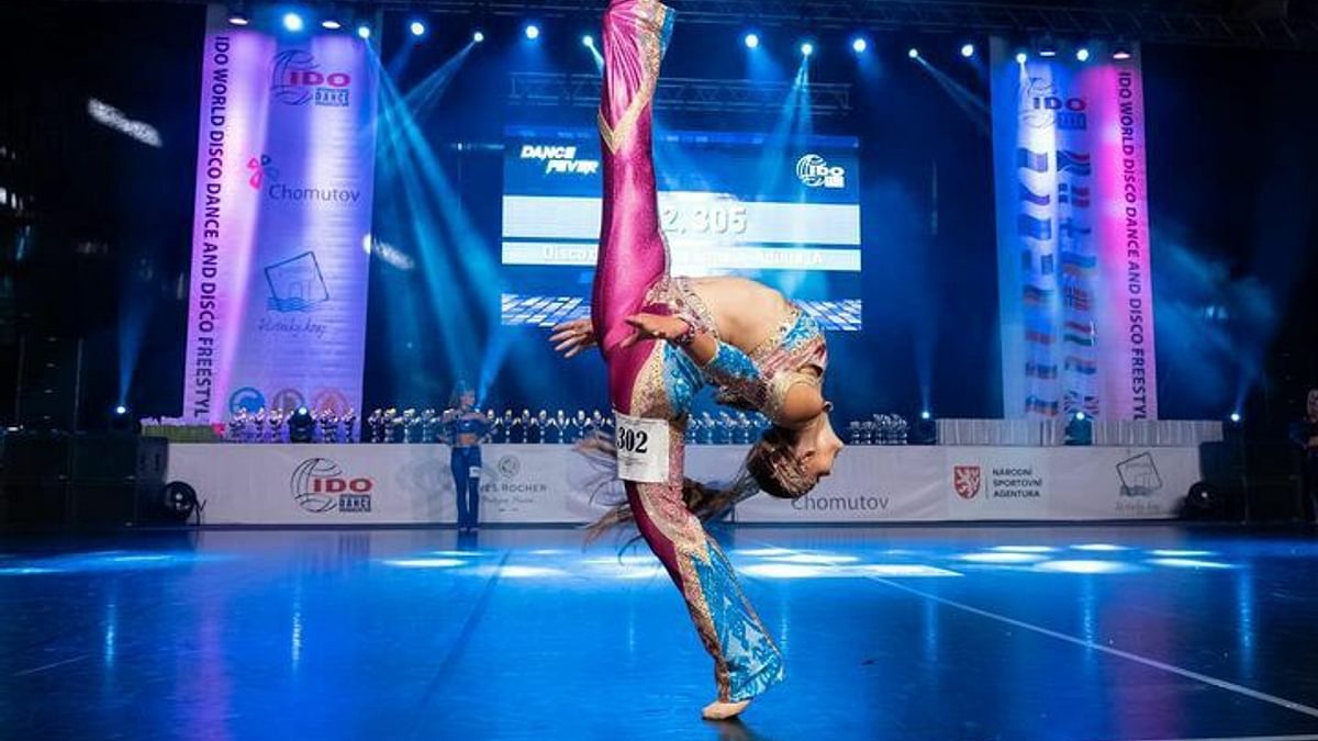 Yulia dull dursin